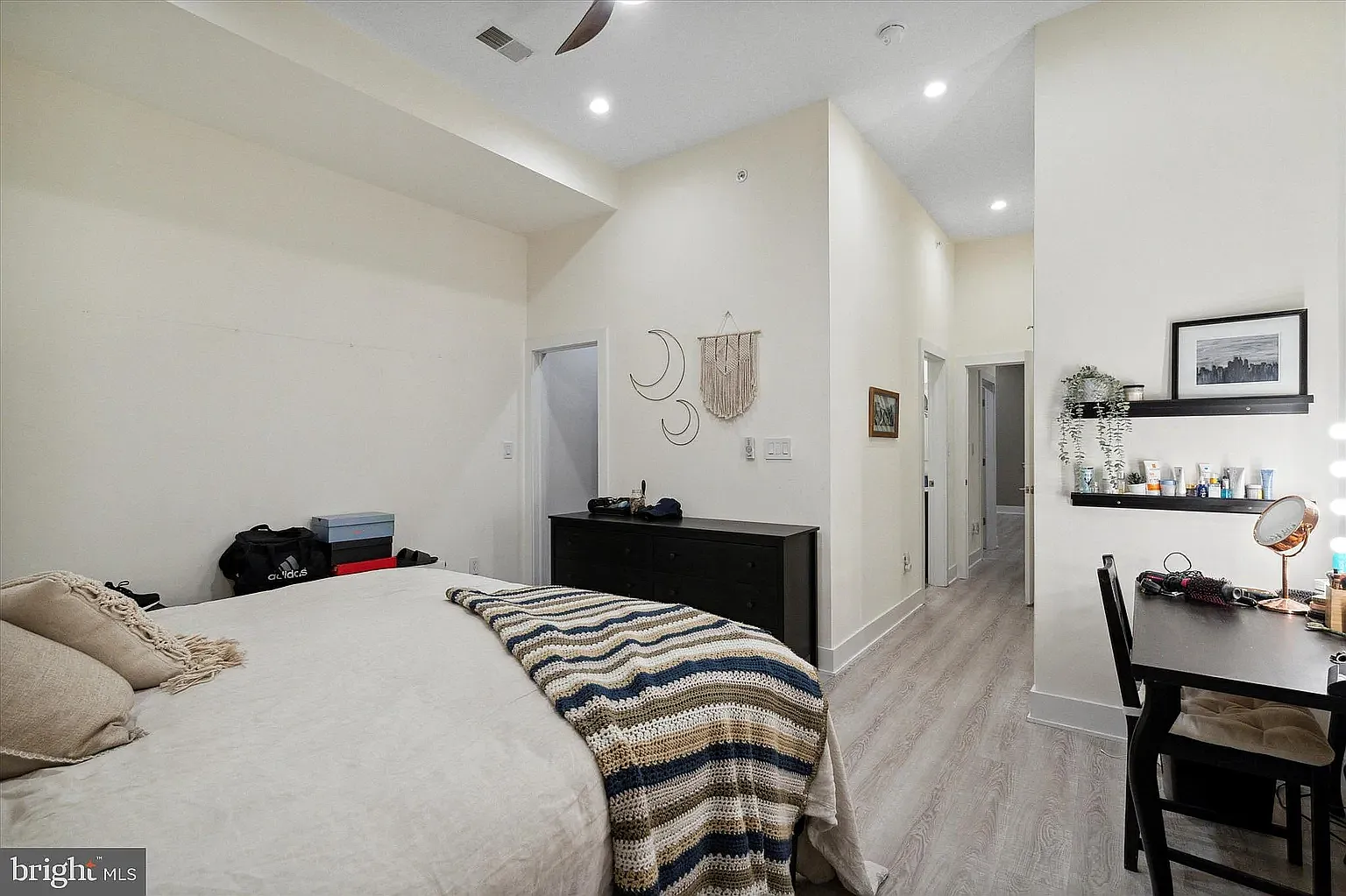 2 bed, 1663 sqft, $2,800 — Photo 2