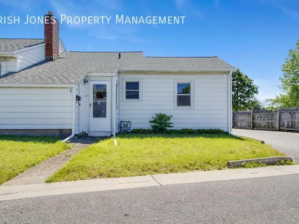 1 Idlebrook Dr, Cheektowaga, NY 14225