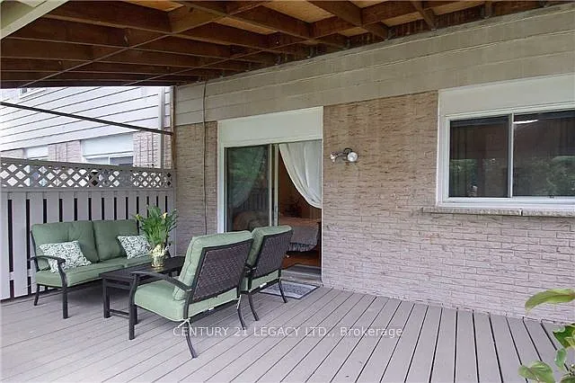 130 Surbray Grv S — Photo 13
