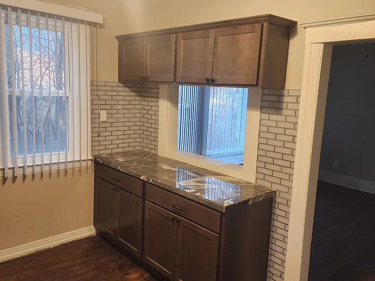 112 E Buena Vis — Photo 9