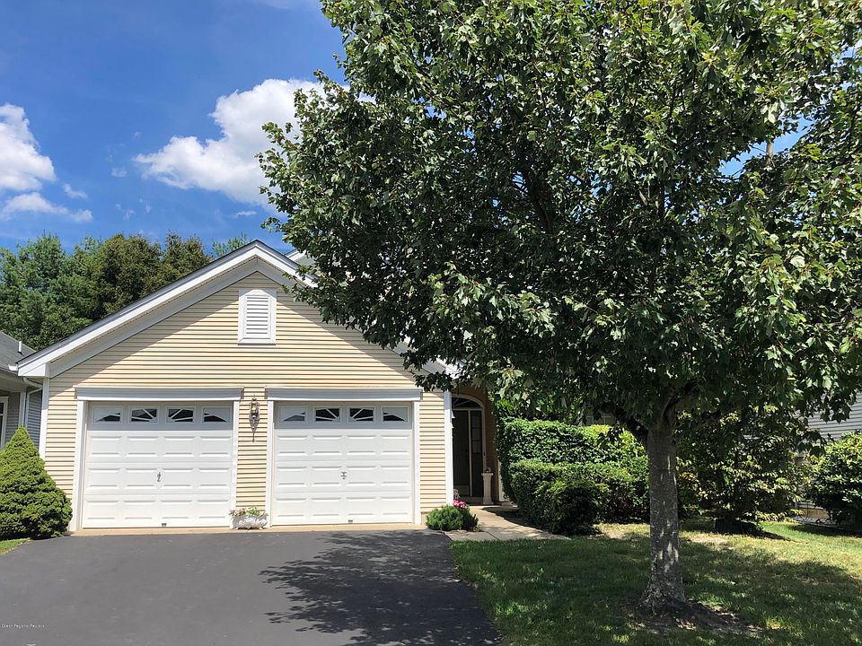 1st image of 20 Gardenways Ct