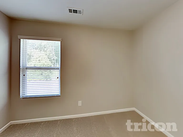 2030 Aragon Ln — Photo 10