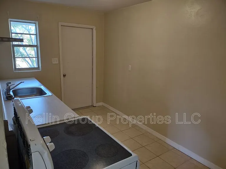 157 E Northside Dr #1 — Photo 4