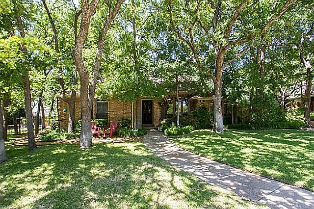 1st image of 3822 Shady Meadow Dr