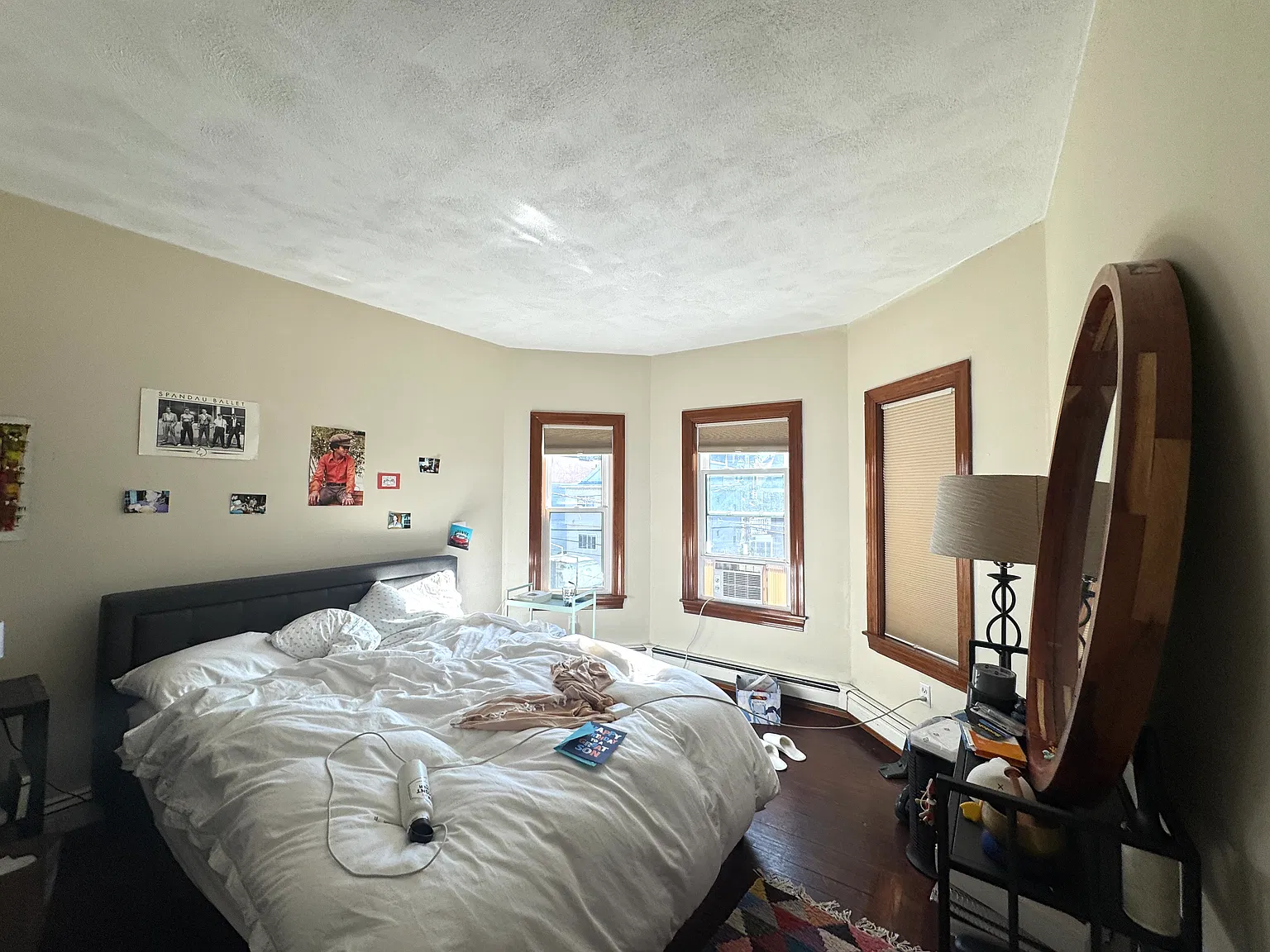 3 bed, 9999 sqft, $4,200 — Photo 3