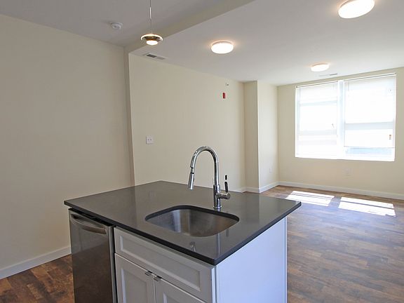 5th image of 7110 Germantown Ave #2R