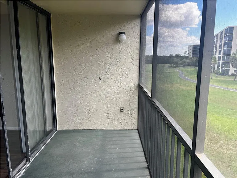 800 Cove Cay Dr #3F — Photo 8