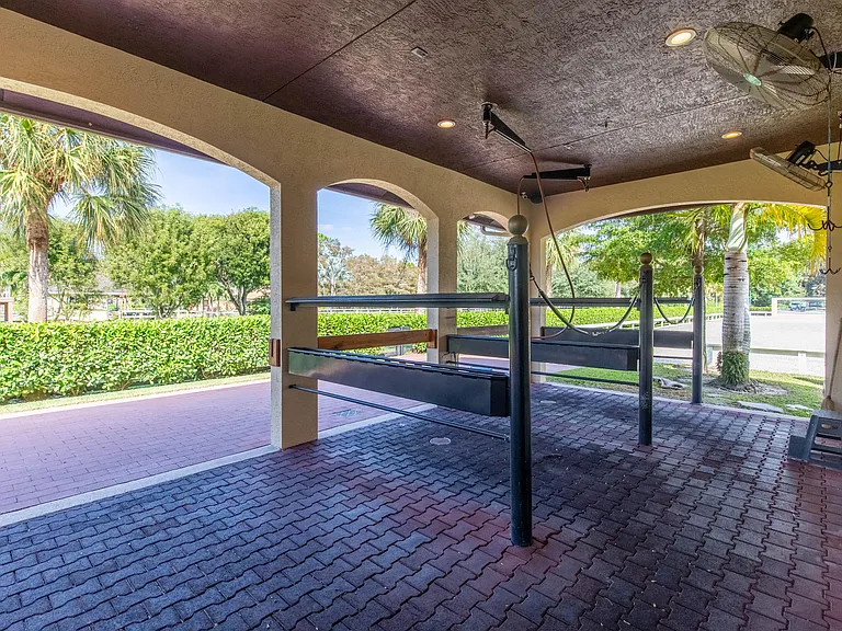 14943 Paddock Dr — Photo 24