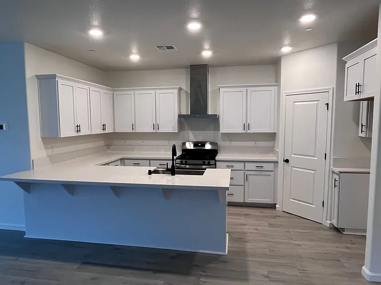 417 Fortuna Ct — Photo 2