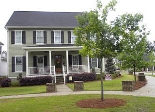 5th image of 101 Central Park Ln