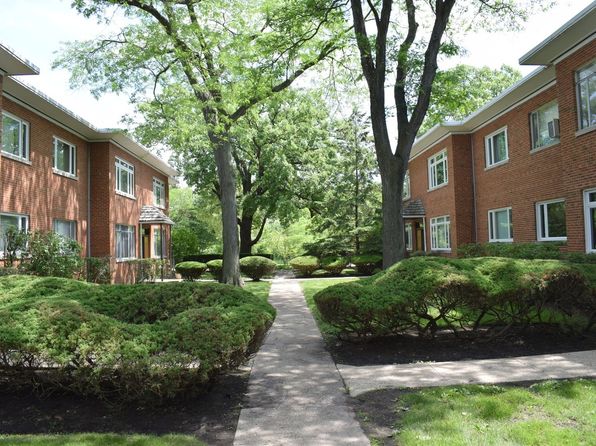 600 Green Bay Rd APT 1B