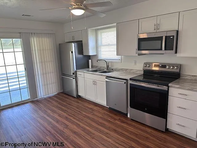 3 bed, 1.0 bath, $1,400 — Photo 3