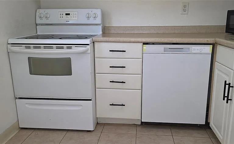 1504 Virginia Ave #105 — Photo 9