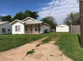 309 S Oak St, Archer City, TX 76351