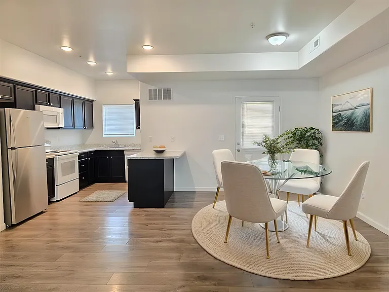 AP Properties — Photo 32