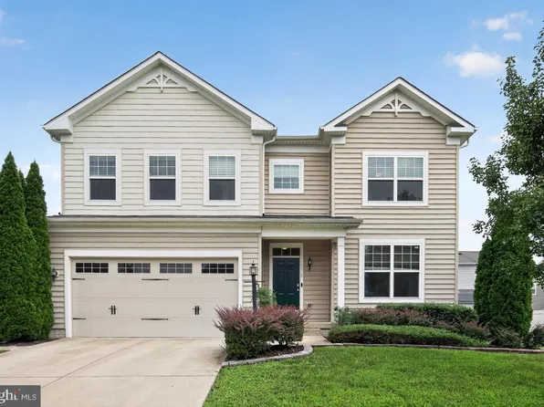 10518 Black Pine Ln, Waldorf, MD 20603
