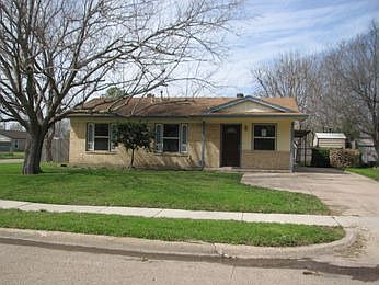 2nd image of 1025 Grande Dr