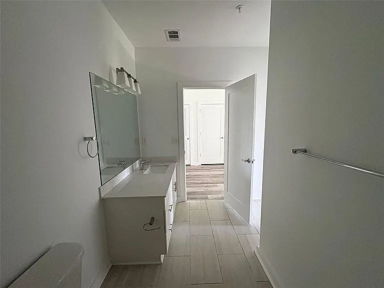 525 Parkway Dr NE #512 — Photo 17