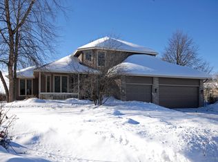 2717 91st Cres N, Brooklyn Park, MN 55443