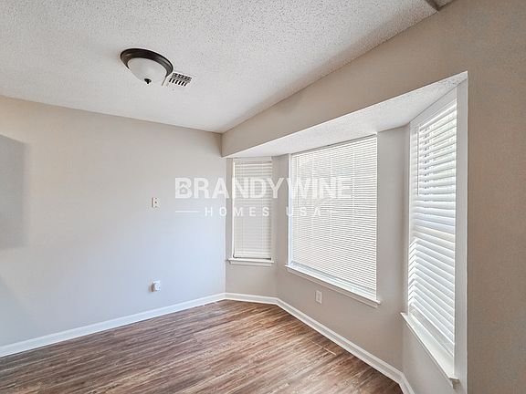 5th image of 2050 Tudor Dr
