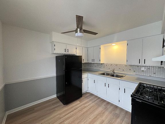 3rd image of 12747 S La Crosse Ave APT 2