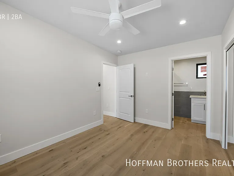 649 N Spaulding Ave #1/4 — Photo 17