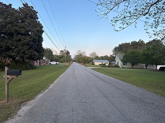 5th image of 128 Old Mail Rd