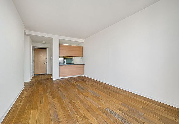 5th image of 310 W 52nd St APT 19C