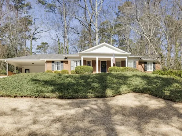 18 Brandon Ridge Dr, Sandy Springs, GA 30328