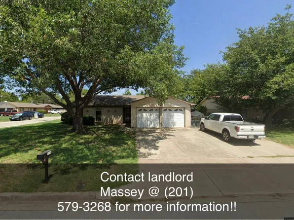 556 Fox Dr, Saginaw, TX 76179