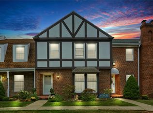 318 Windsor Rdg UNIT 15, New Castle, PA 16105