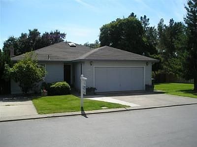 1st image of 951 Foxboro Dr