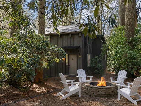 1884 Dillard Road, Highlands, NC 28741
