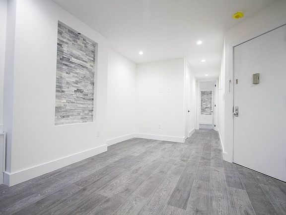 3rd image of 424 Bleecker St Floor 1