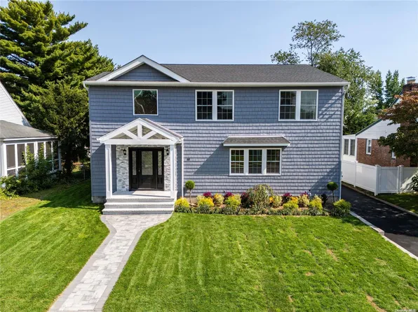 40 Wagg Avenue, Malverne, NY 11565