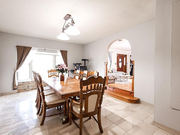 5th image of 405 Robin Rd