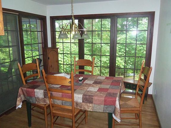 4th image of 258 Almer Dr