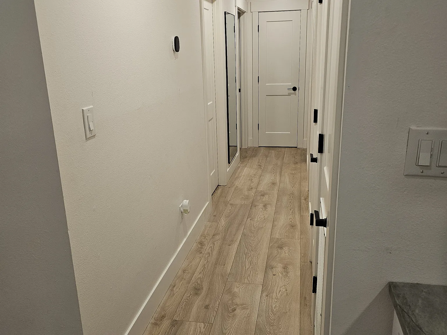 3 bed, 1050 sqft, $2,000 — Photo 4
