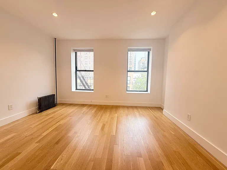 216 W 22nd St #4FE — Photo 3