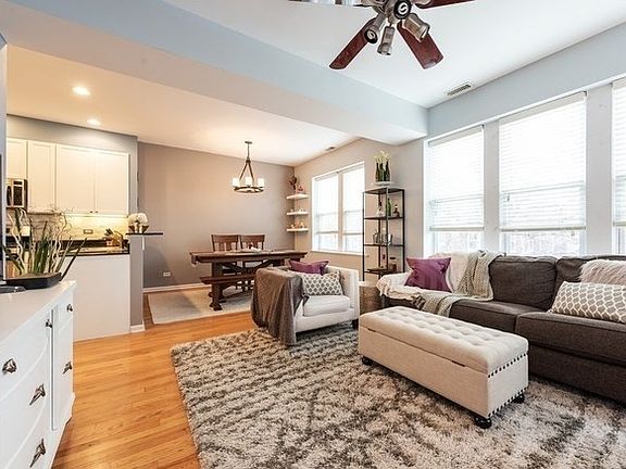 2nd image of 2551 W Ainslie St #33