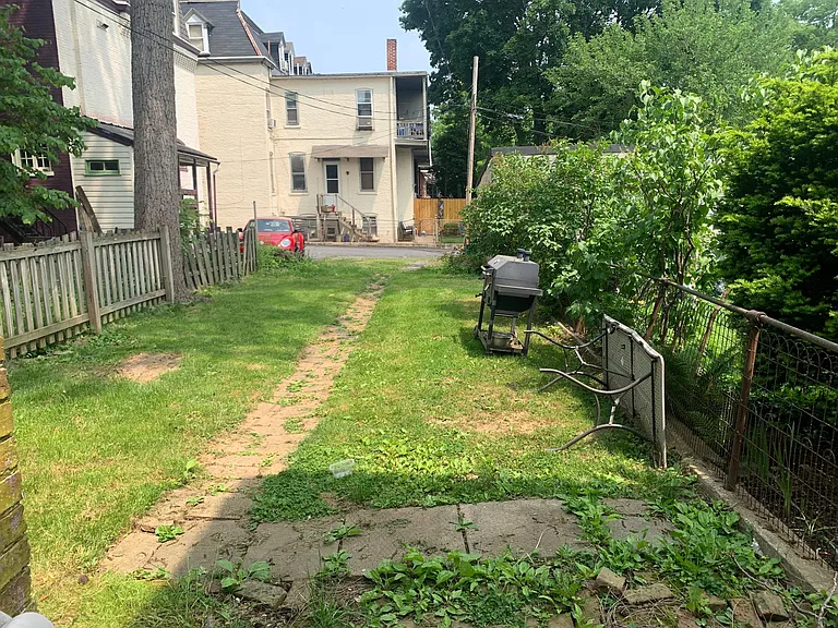 523 W Orange St #1 — Photo 7