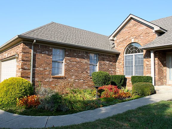 3rd image of 302 Savanna Dr