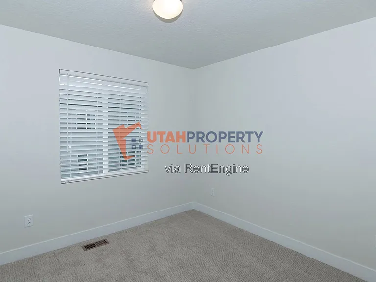 388 S 980 W — Photo 23
