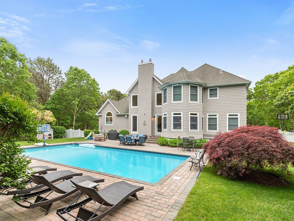 1st image of 105 Corbett Dr