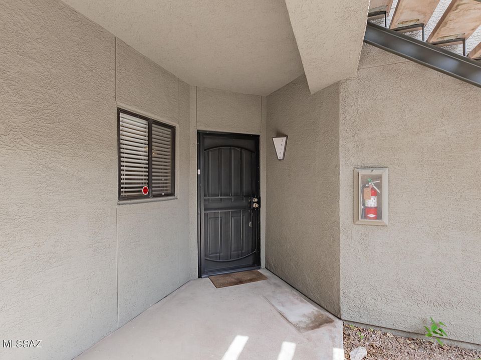 2nd image of 5751 N Kolb Rd Unit 26104