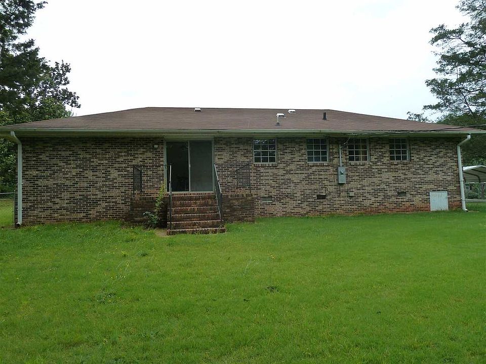 2nd image of 205 Magnolia Ter