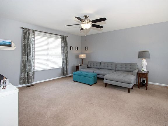 2nd image of 795 Orchid Ln