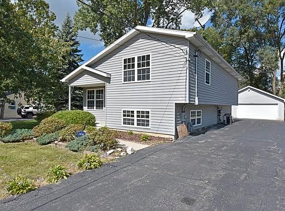 2nd image of 10398 W Illinois Ave
