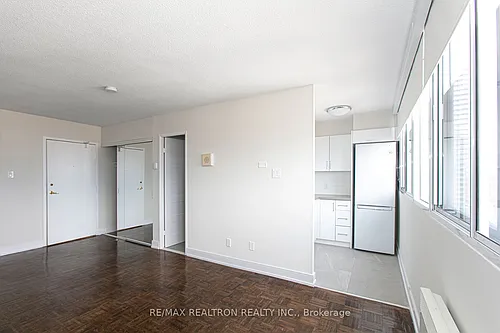 33 Isabella St #1105 Photo 1