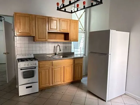 629 Wilson Avenue image 1 of 6